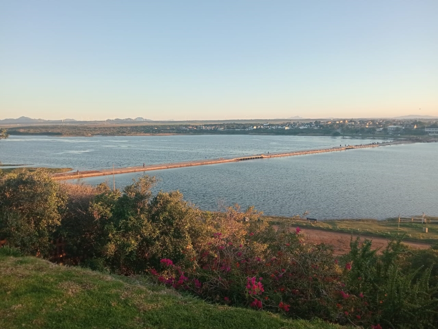 5 Bedroom Property for Sale in Paradise Beach Eastern Cape